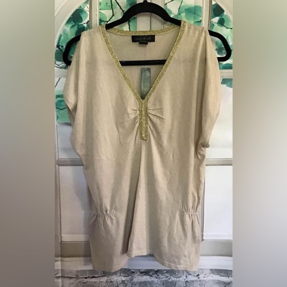 Ladies Top Size M 
August Silk NEW